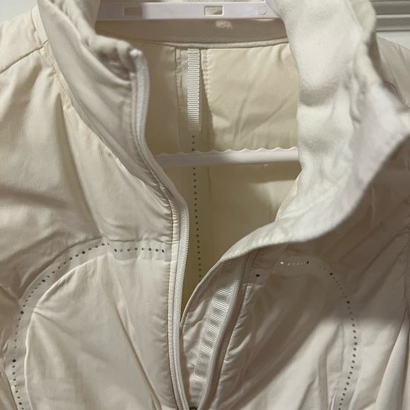 lululemon Down for It All Vest - Picture 3 of 4